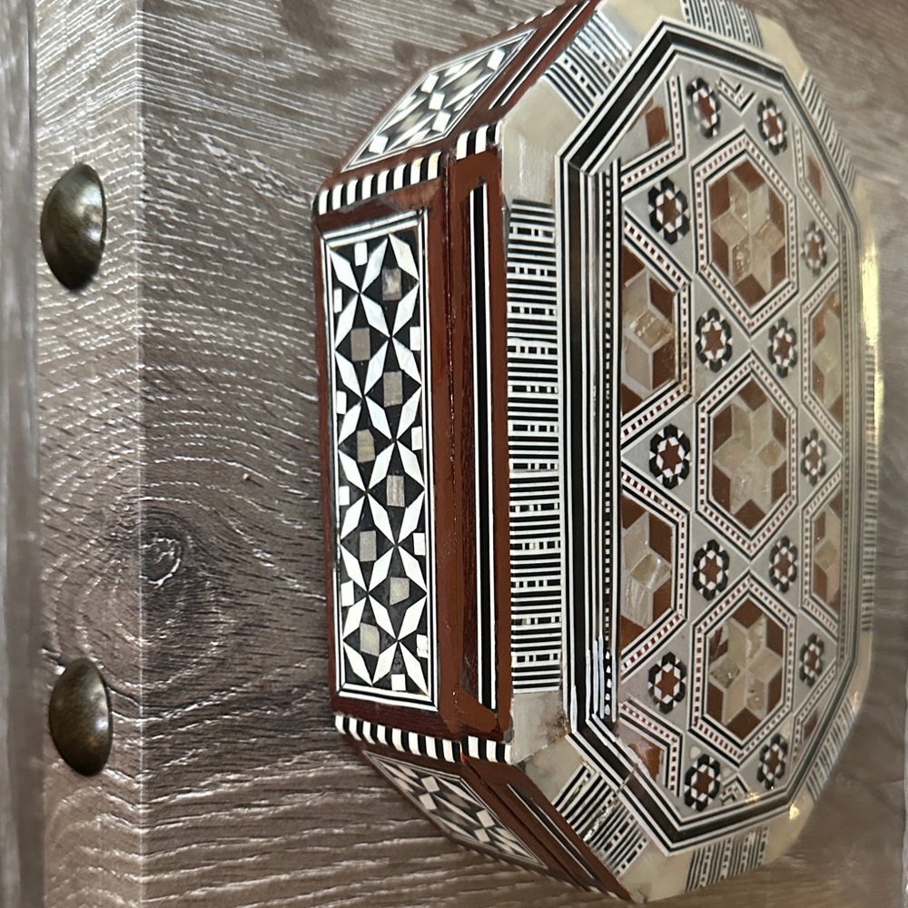Intricate Geometric Inlay Box - Picture 2 of 6